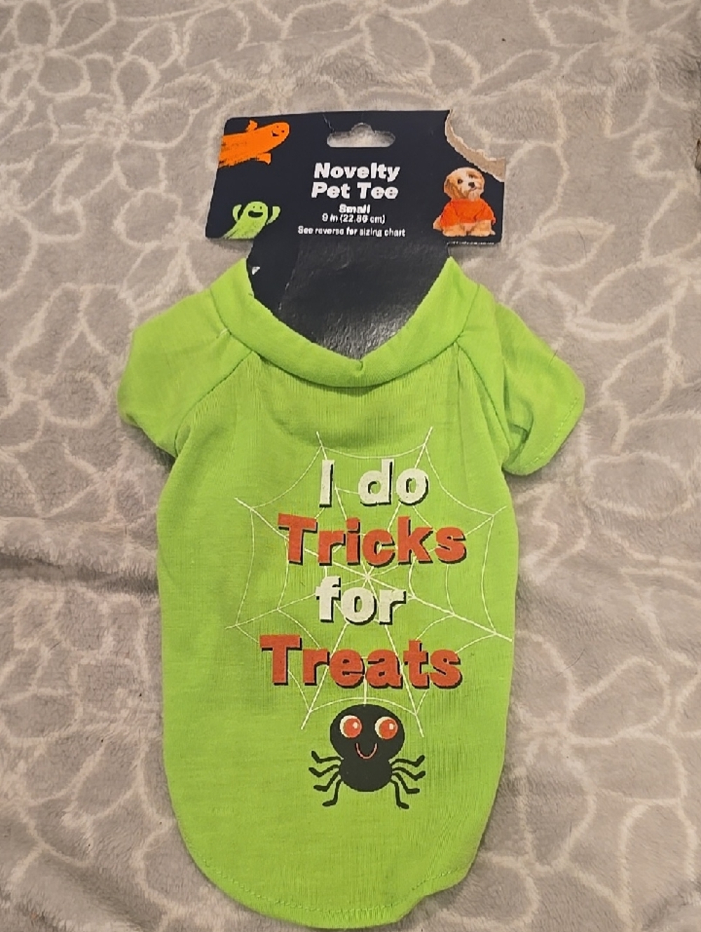 ❤️10/$10 New Green Pet Tee with Halloween Design